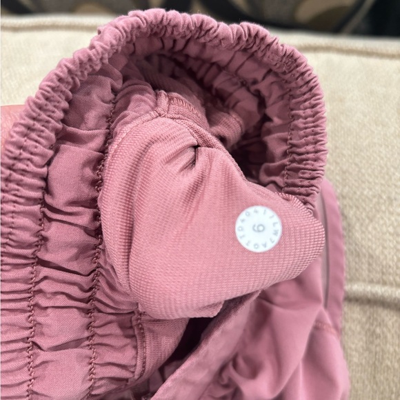 Lululemon Pink Hotty Hot Short II Long 4" - Picture 5 of 6